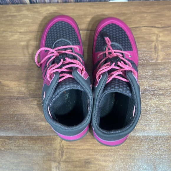 Bogs Girls Ankle Boots Youth size 5 Bungee Pink Gray Hiking Waterproof Booties - Picture 10 of 14